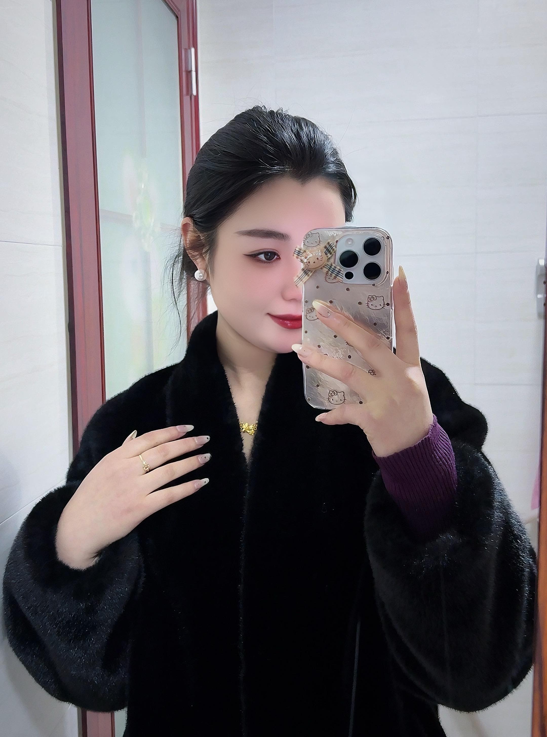 姑娘 你的美好独特 坚强勇敢 不需要其他人来衬托