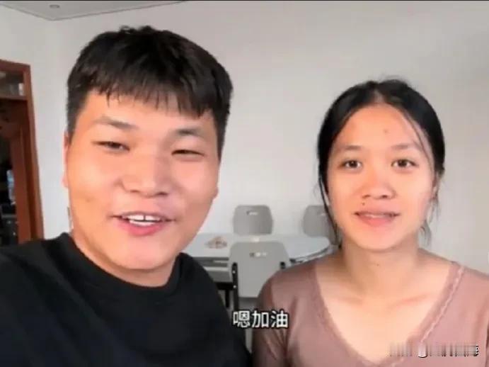 最近哈哈和莎莎又做出了一个让人意想不到的决定——重回老挝！这个决定，如同一颗重磅