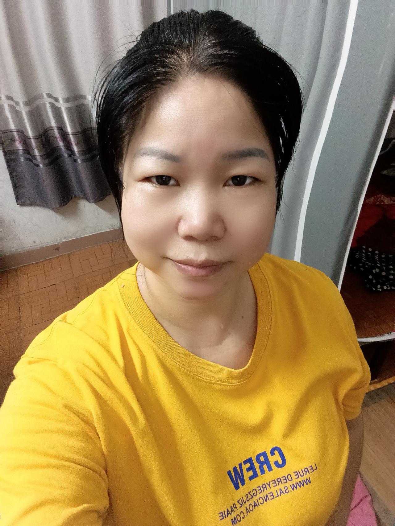 忙忙碌碌又一天，每天最舒服的就是下班回来冲了凉，躺在床上的那一刻。感觉所有压力都