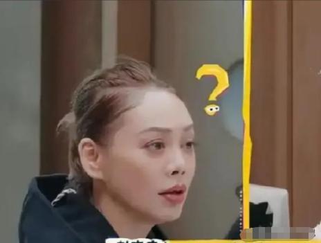 宁静当年在美国生完娃，没坐传统月子，直接冰水洗澡、出门吹风。十年后她上节目承认：