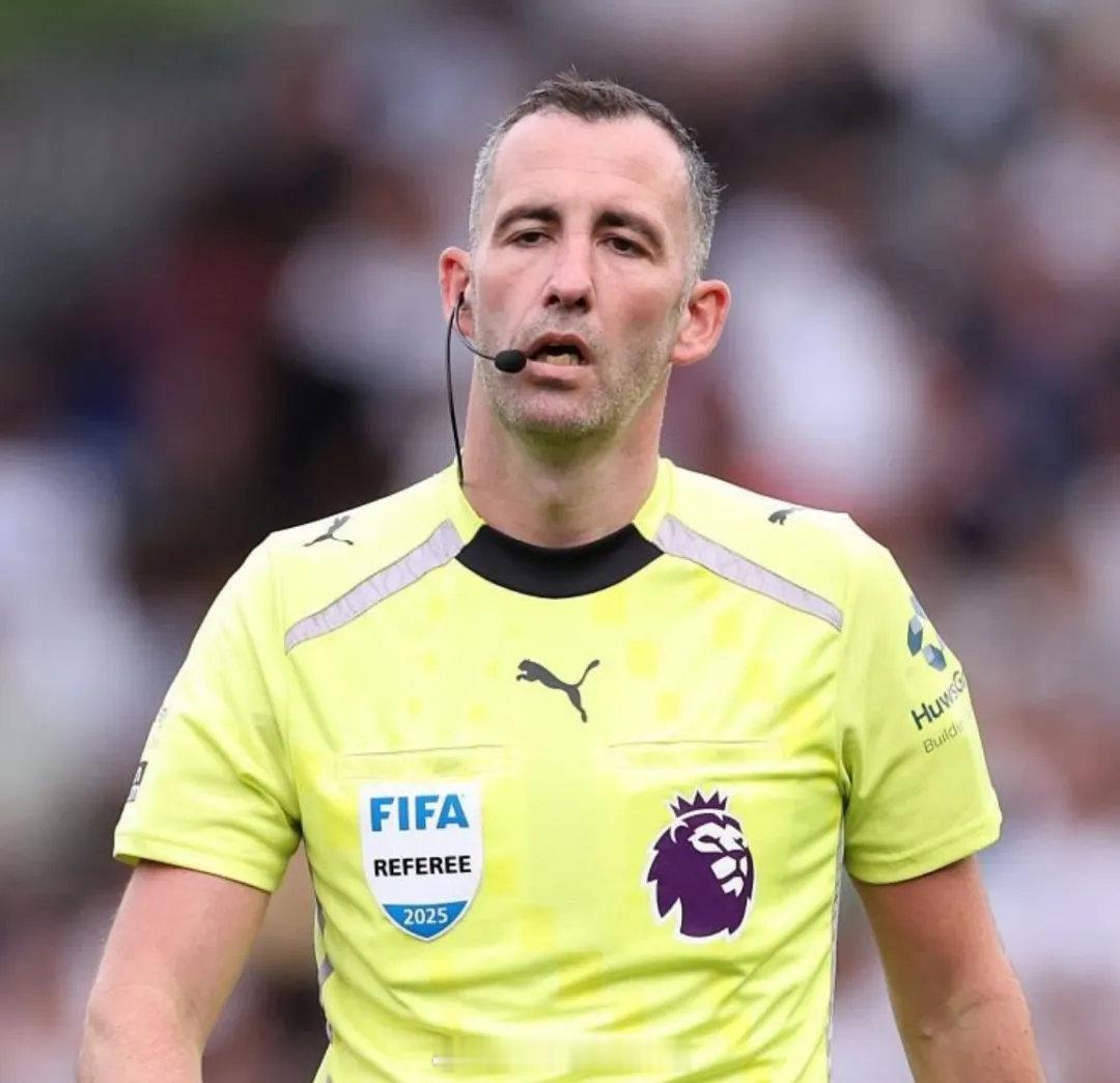 官方：卡瓦纳将执法阿森纳客战伯恩茅斯的比赛，保罗-蒂尔尼是VAR裁判。 