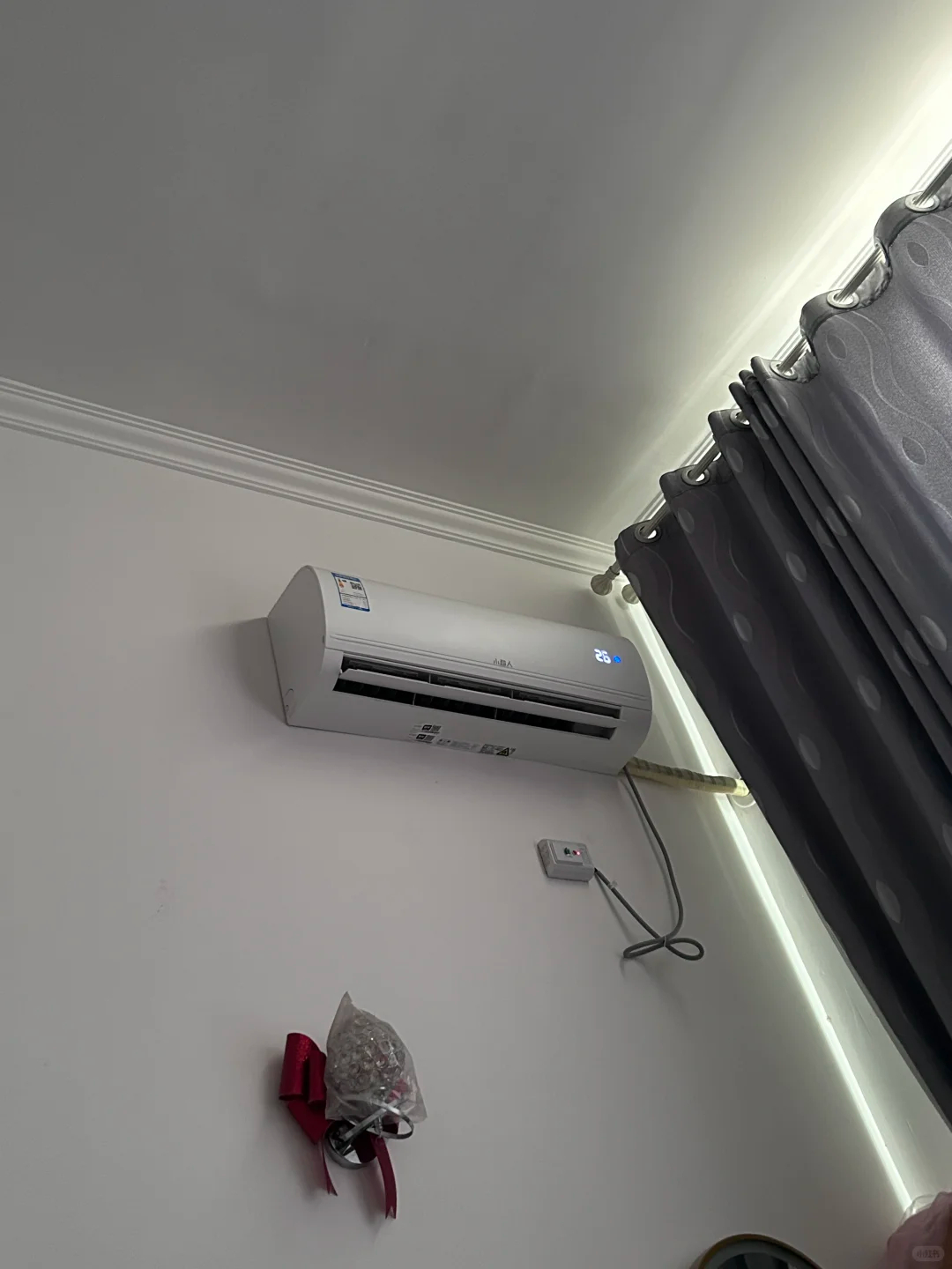 数码闲聊站为什么冰箱能一直开但空调不能  核心区别就四个字：保温能力。冰箱是 5