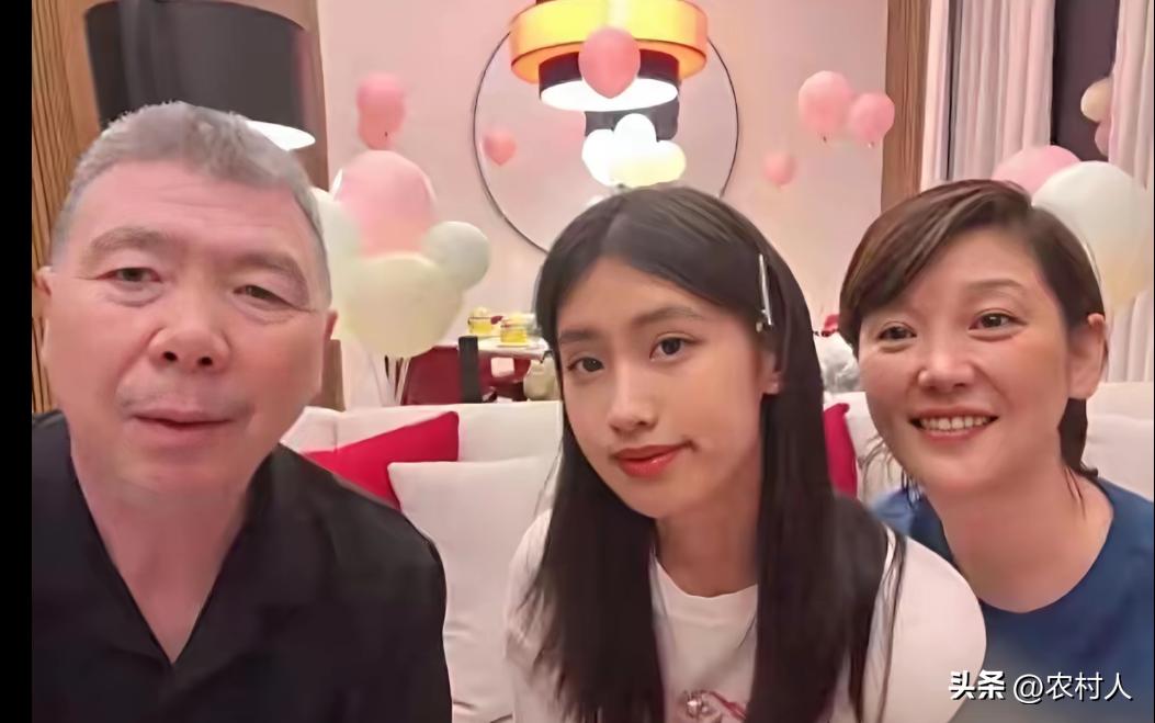 冯小刚和徐帆既然选择做丁克，为什么还要领养一个孩子呢？你们觉得是什么原因呢？
冯