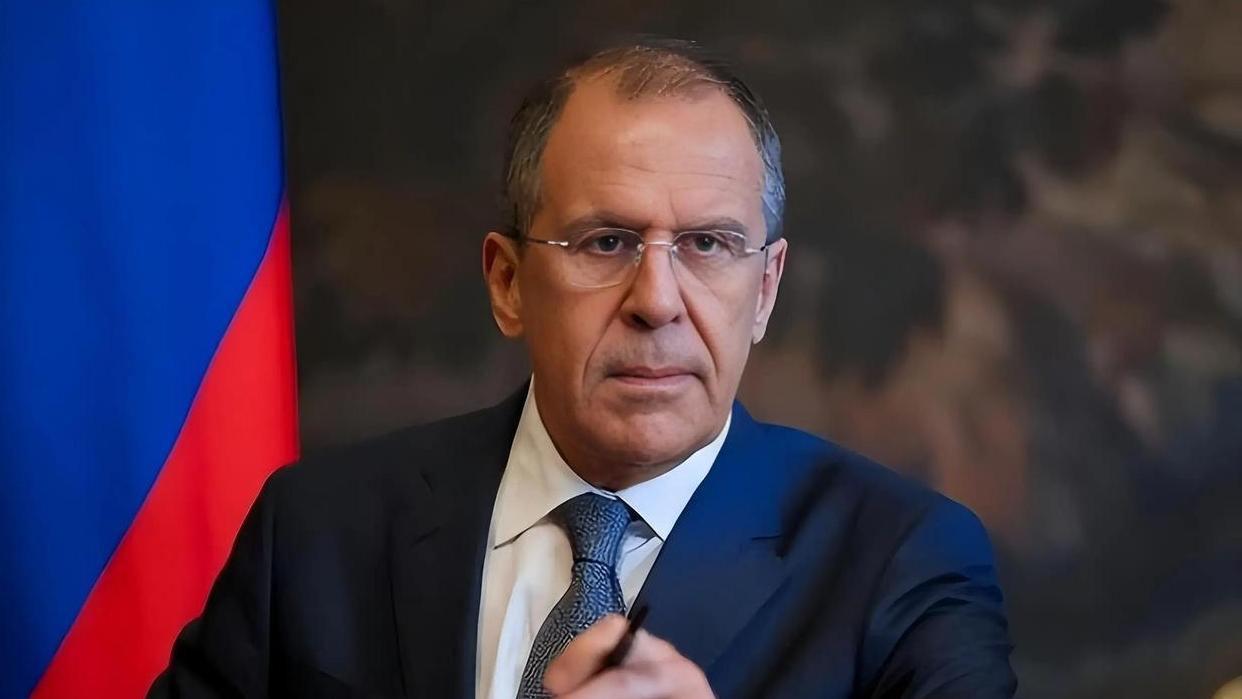 危险！美国连下两城，枪口直指伊朗，俄罗斯外围防线全面告急
 
美军接连出手，相继