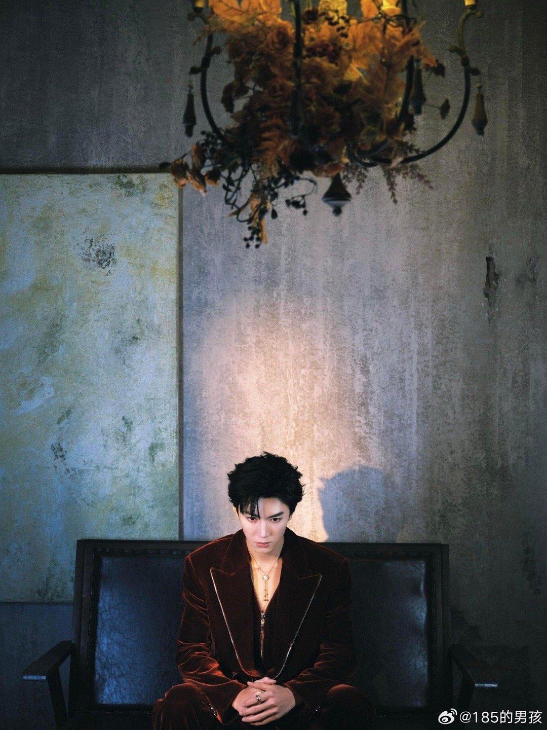 陈哲远 病娇少爷陈哲远疯批少爷感陈哲远近期的状态自带故事感，优雅矜贵的气质里混着