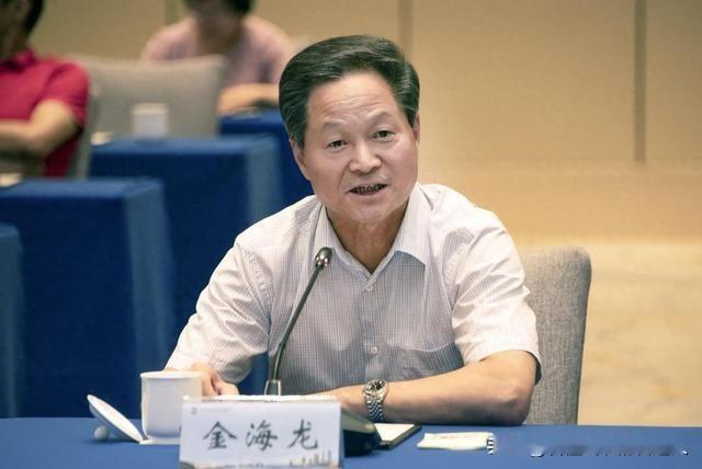 金海龙被带走了！很多人第一反应是：退休都十年了，这也能抓？错了！退休从来不是终点