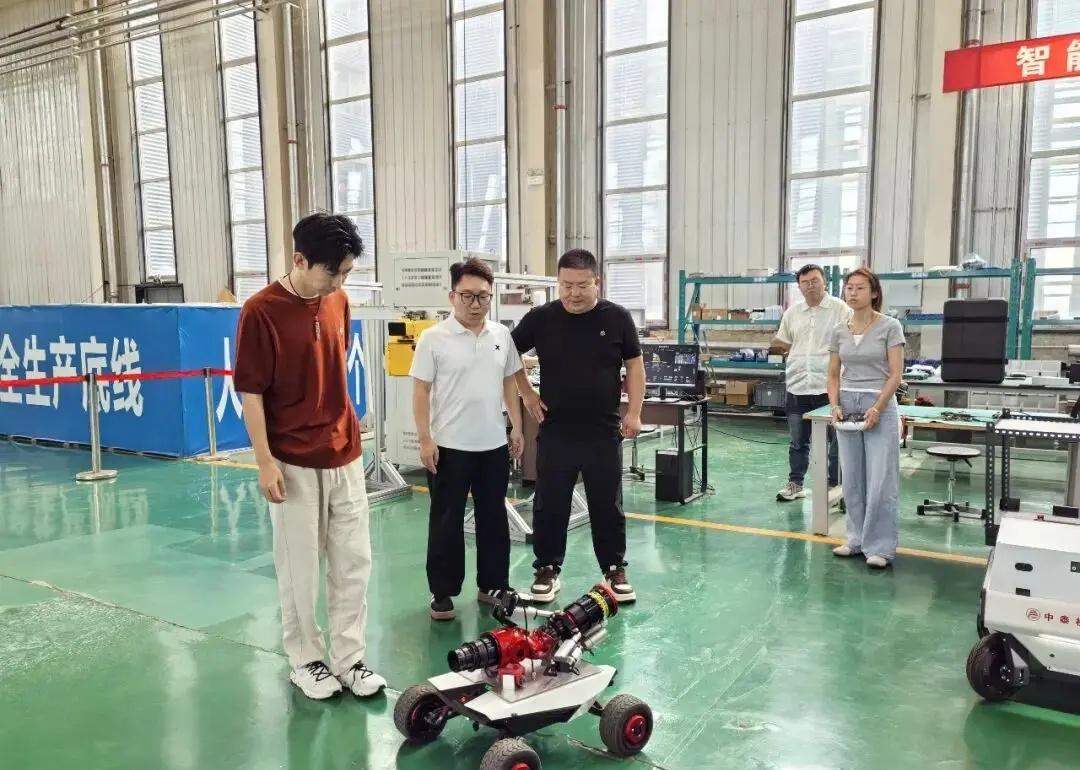 上海辰圭壁钰机器人有限公司来中泰考察。2026年8月4日，上海辰圭壁钰机器人有限