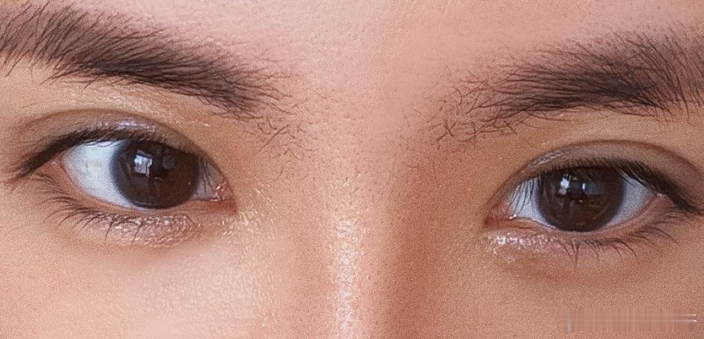 自封一个不贴假睫毛也拥有毛乎乎眼睛的浓颜系女人 三亚