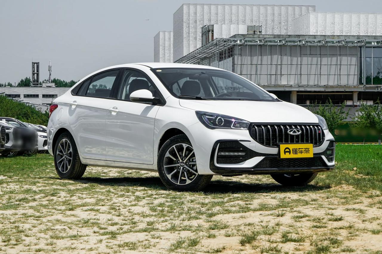 触屏真的就比实体按键好用吗？奇瑞艾瑞泽5的空调控制区域采用的是触屏+旋钮的操作方