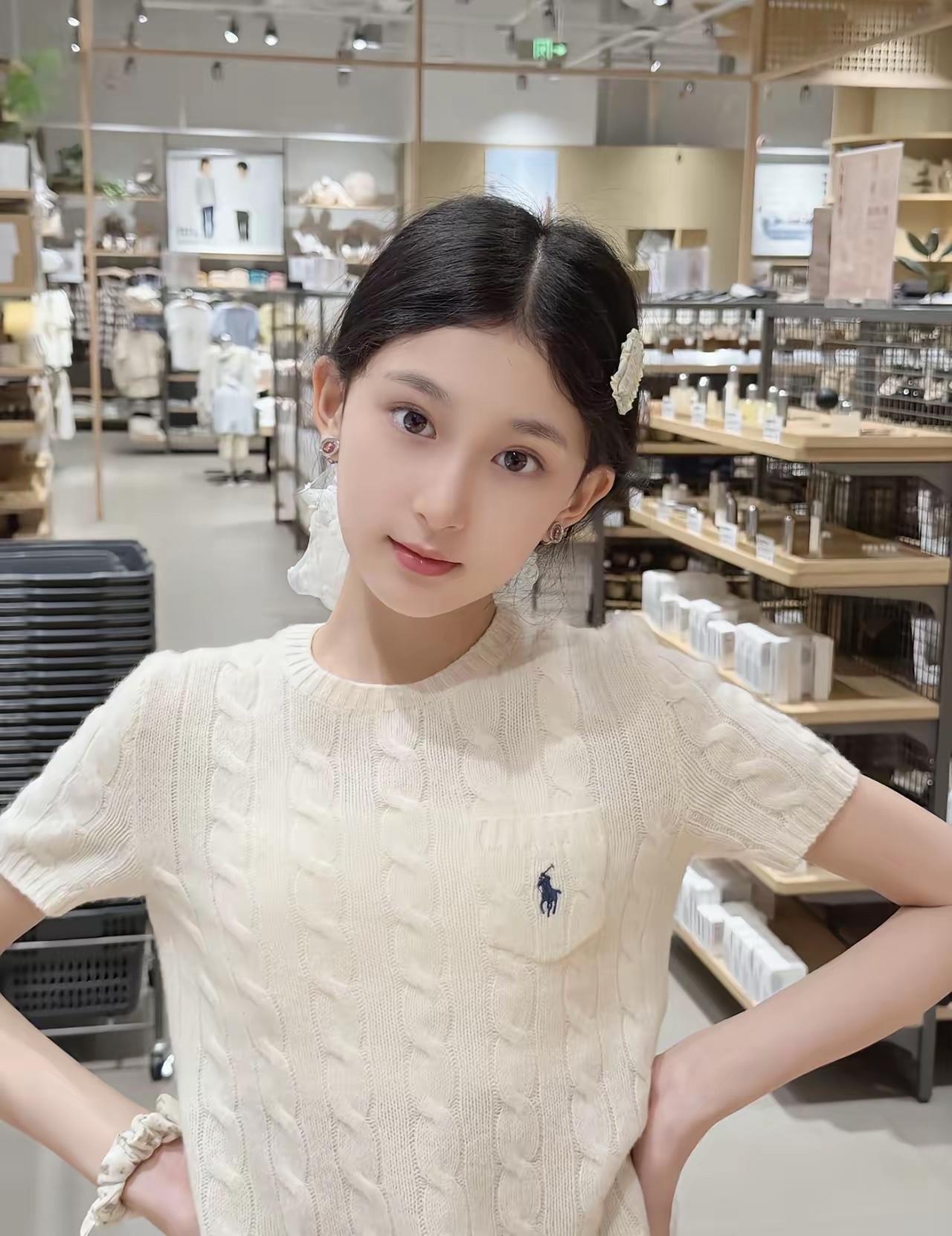 共享美人靓照漂亮可爱的女孩，长相漂亮、身材比例好