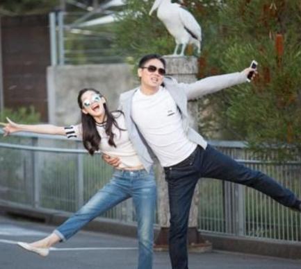 刘强东章泽天夫妇在一起很欢乐呀，图一他们夫妻俩快乐到起飞。不过他们有什么理由不快