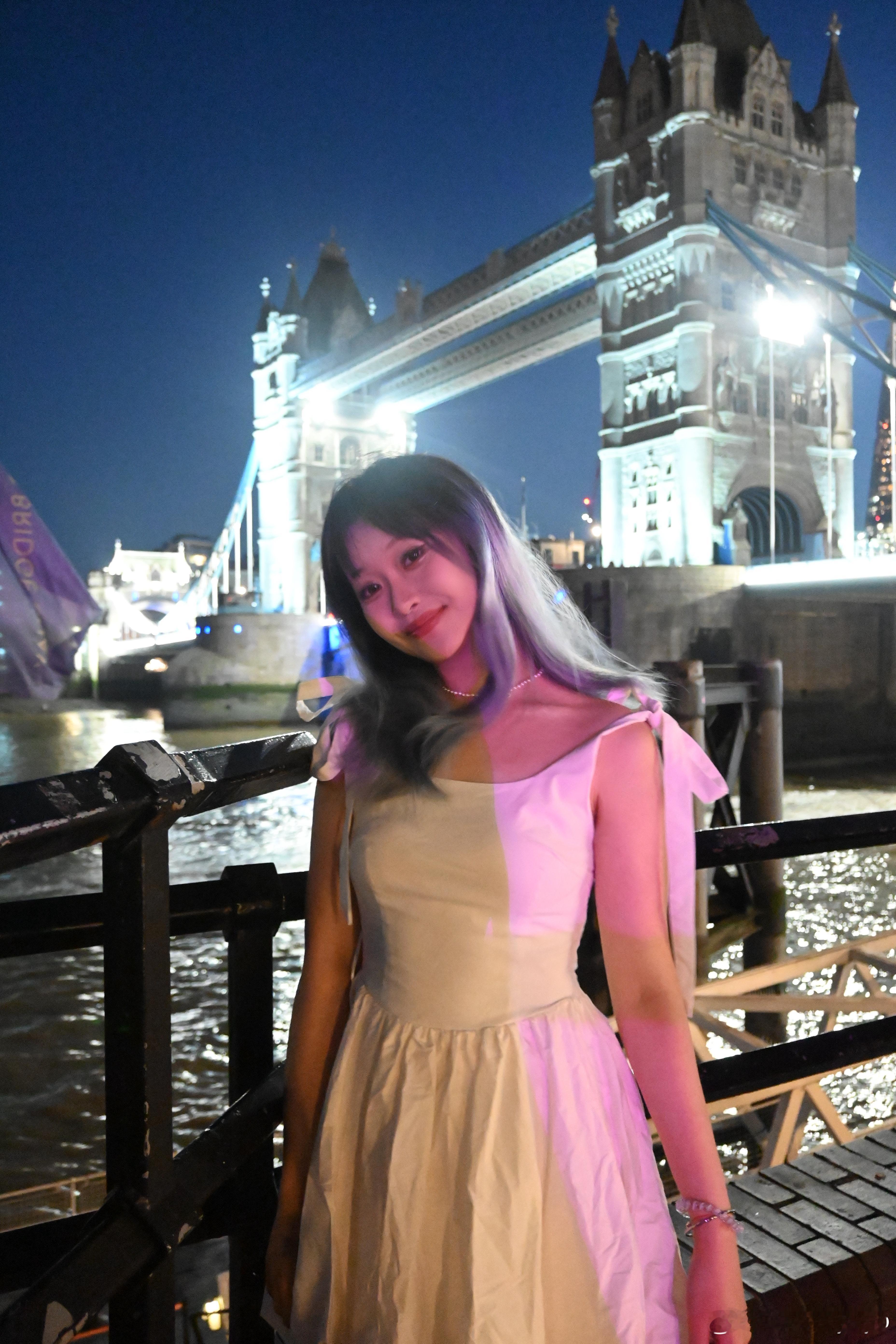 我与tower bridge[给你小心心]  ​​​