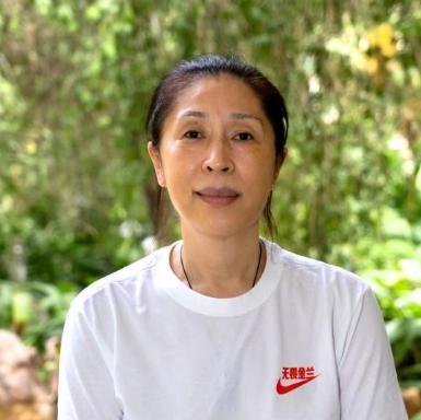 中国女篮比赛里，最容易被看见的是得分，最容易被忽略的却是牵制。郑薇谈到李梦时说，
