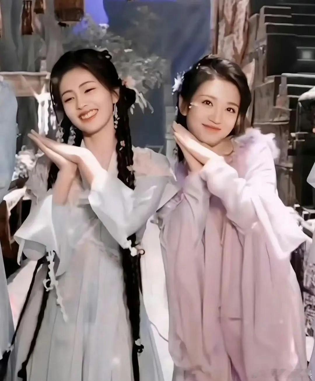 白鹿旁边的是不是长相思里的代露娃？ ​​​