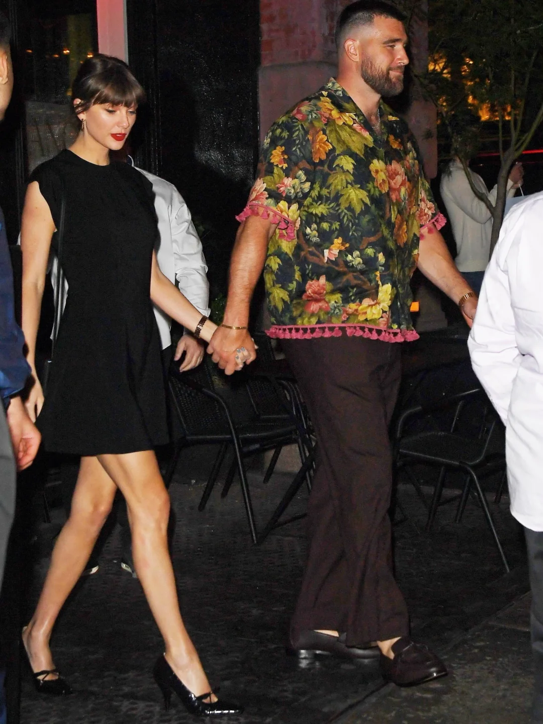 Taylor Swift 霉霉也有小鸟依人的一天🤣