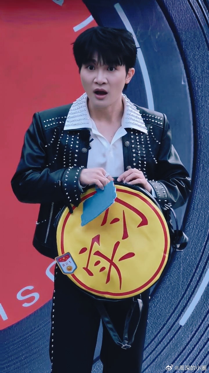 周深 ✨️周深在长连唱两场超7万歌迷前来打卡 ✨️周深2026深深的巡回演唱会 