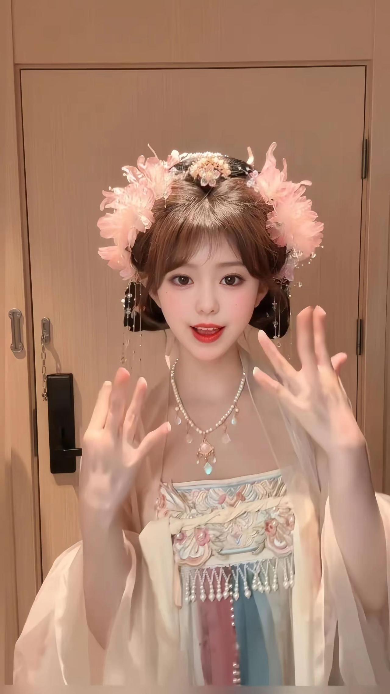 🌸今日份花神体验卡！发饰摇摇晃晃的好灵动～ 转圈圈会不会掉呀？🤔汉服妆造 汉