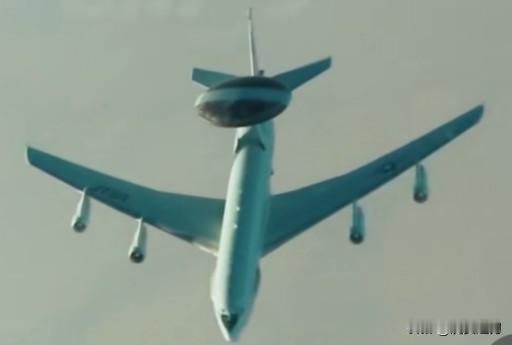 专家:歼20飞越台湾上空，台湾毫无反应，因为隐身太强。
评:我客观地讲，在这里并