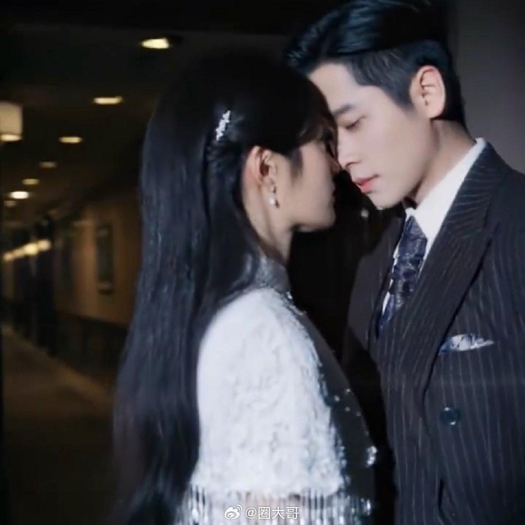 丞磊在强制爱赛道太夯了丞磊徐若晗主演的电视剧《玉簟秋》杀青预告来了，丞磊和民国剧