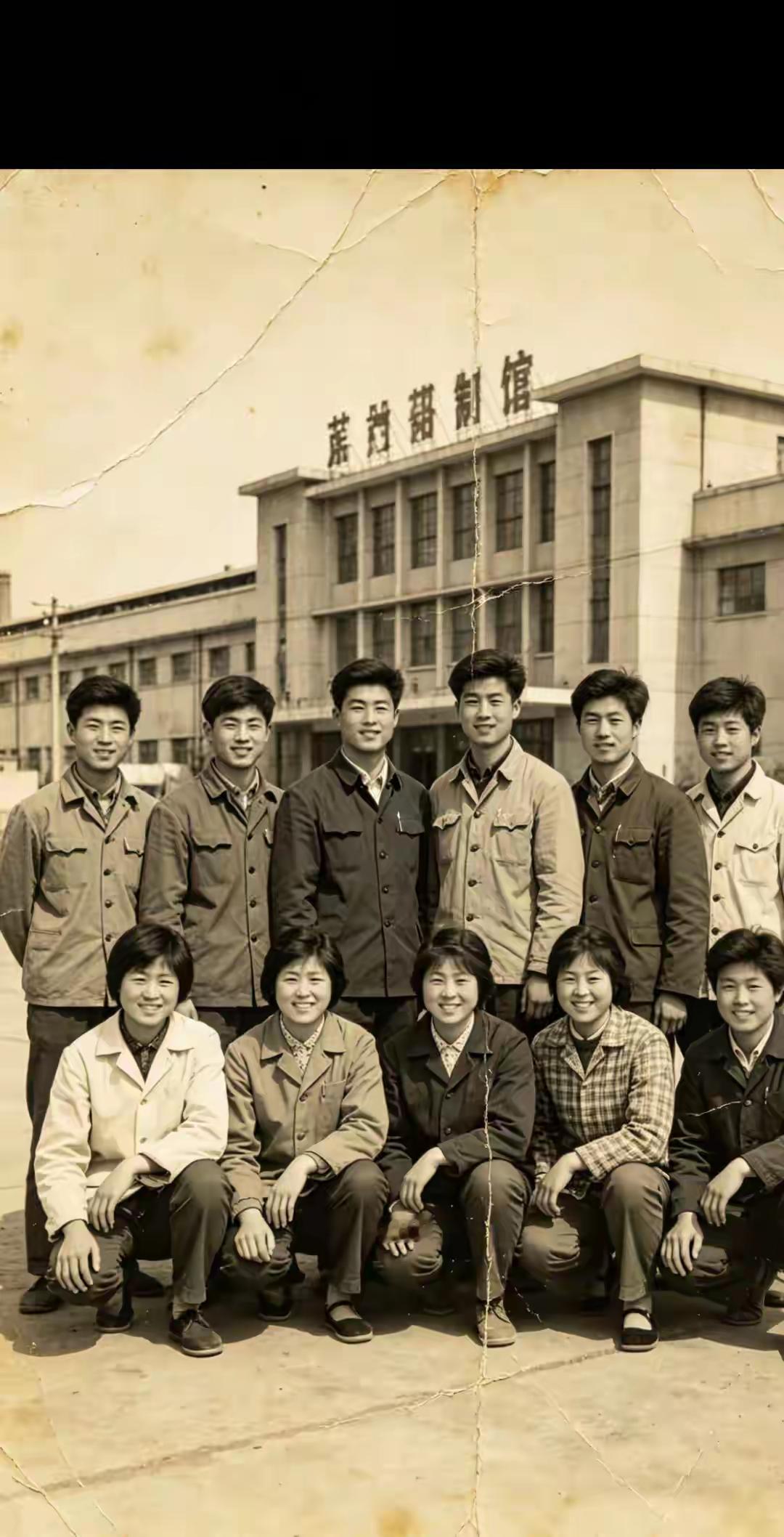 90年代下岗潮最真实现实：改革成就全民共享，苦难却留给了一代人。

那时候我住的