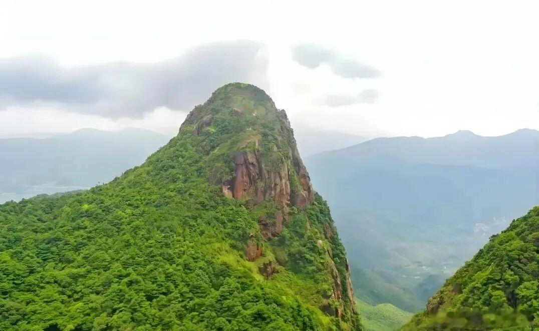 519中国旅游日微博旅行ing广州的山水藏着岭南独有的温柔灵气，每一处都让人卸下