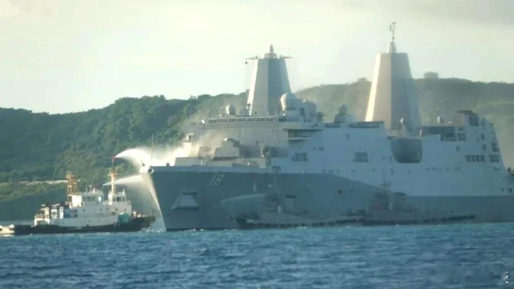 【美国新奥尔良号军舰发生火灾】（TheWarZone）美国海军表示，本周早些时候