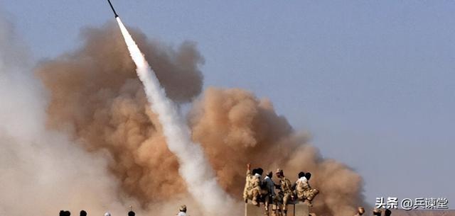 美国全球最大领事馆被摧毁，美军基地不再是护身符，日韩也需警惕。美军基地从护身符变