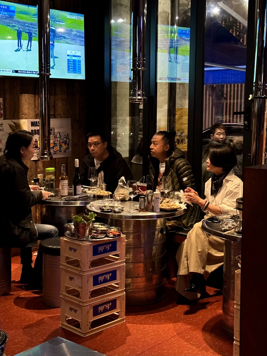 在成都吃烤肉，偶遇痛仰乐队！！！