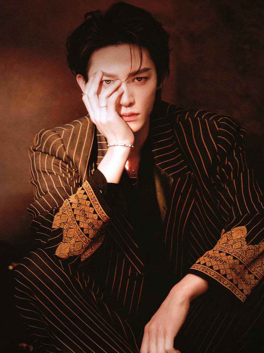 刘宇｜微博文化交流之夜澳门站造型出图，身穿Jean Paul Gaultier 