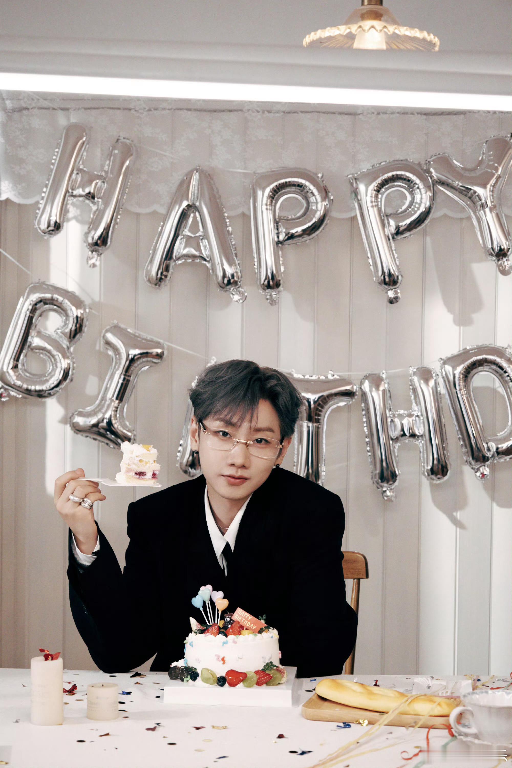 汪苏泷36岁生日照汪苏泷0917生日快乐生日快乐！🎂🎂愿新一岁灵感爆棚，佳作
