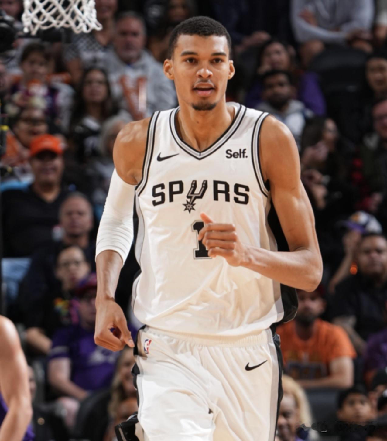 现役NBA十大最强防守球员！大家还有不同观点吗？

文班亚马：从1防到5还能场均