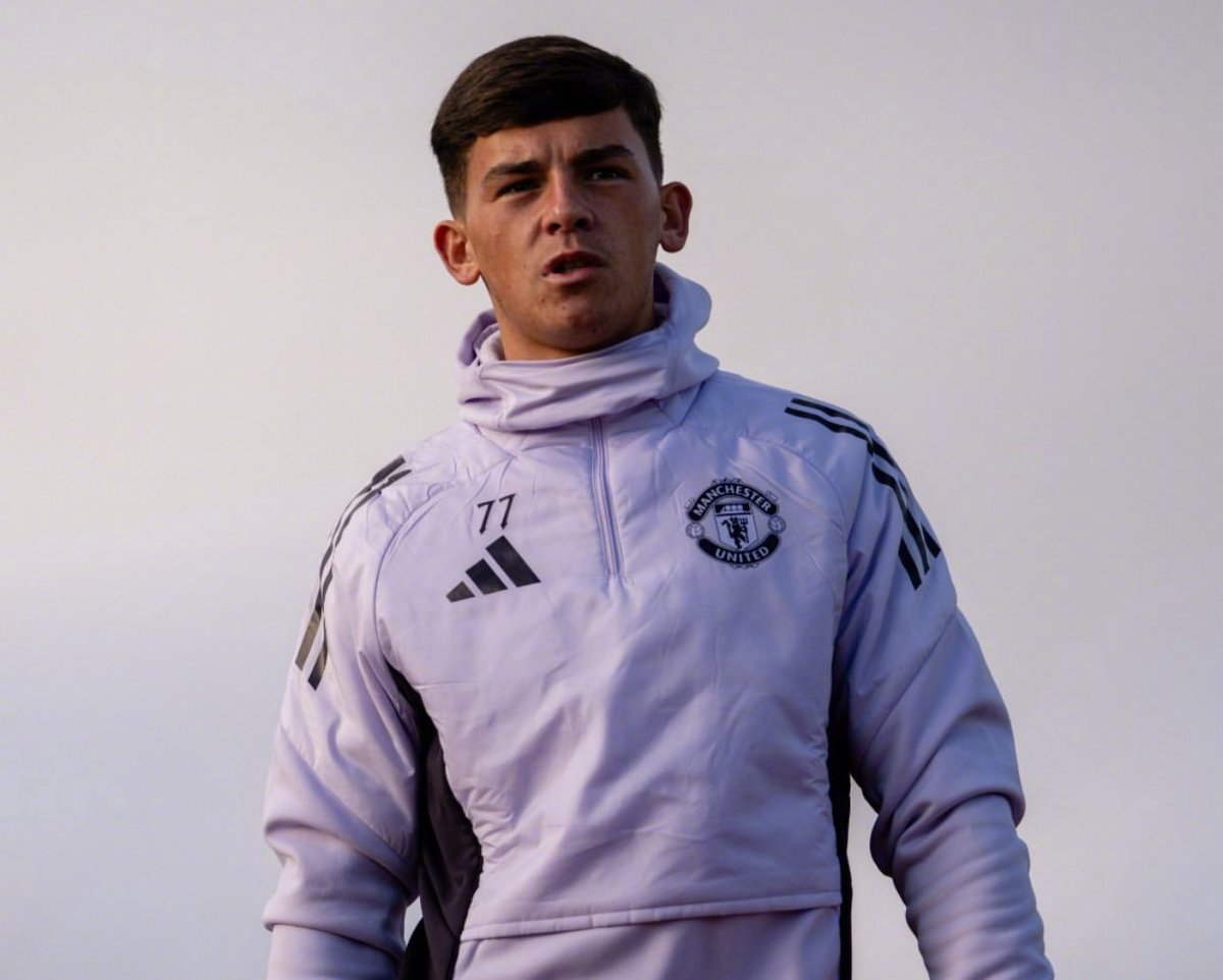 🌟 曼联小将谢伊·莱西在训练中闪耀！ 