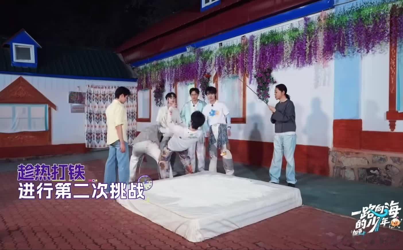 苏新皓绝世好腰苏新皓下腰紧张的是朱志鑫 苏新皓绝世好腰，苏新皓下腰紧张的是朱志鑫