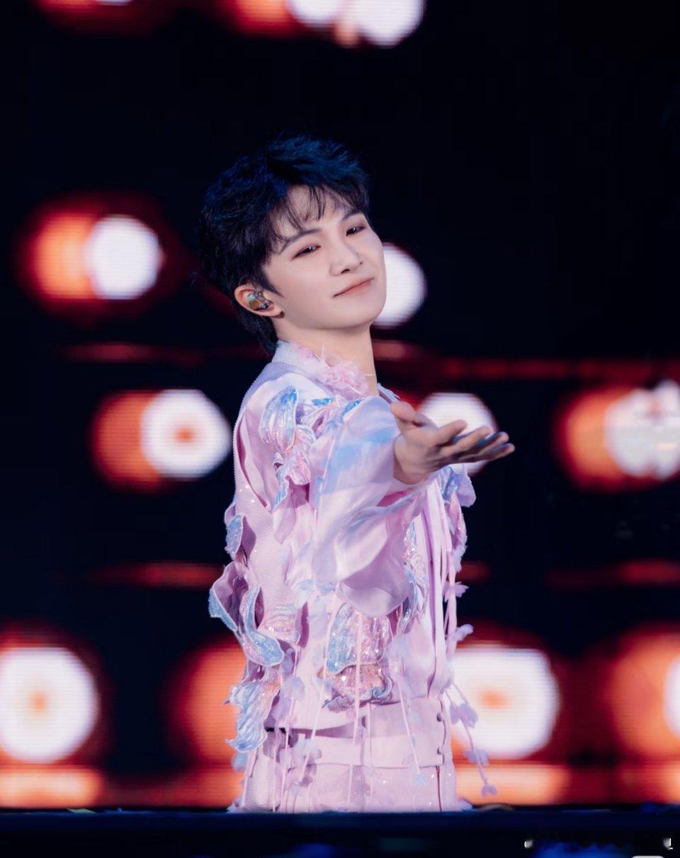 本周我完成了连续7天铁粉打卡，与的铁粉值额外增加1分！ 