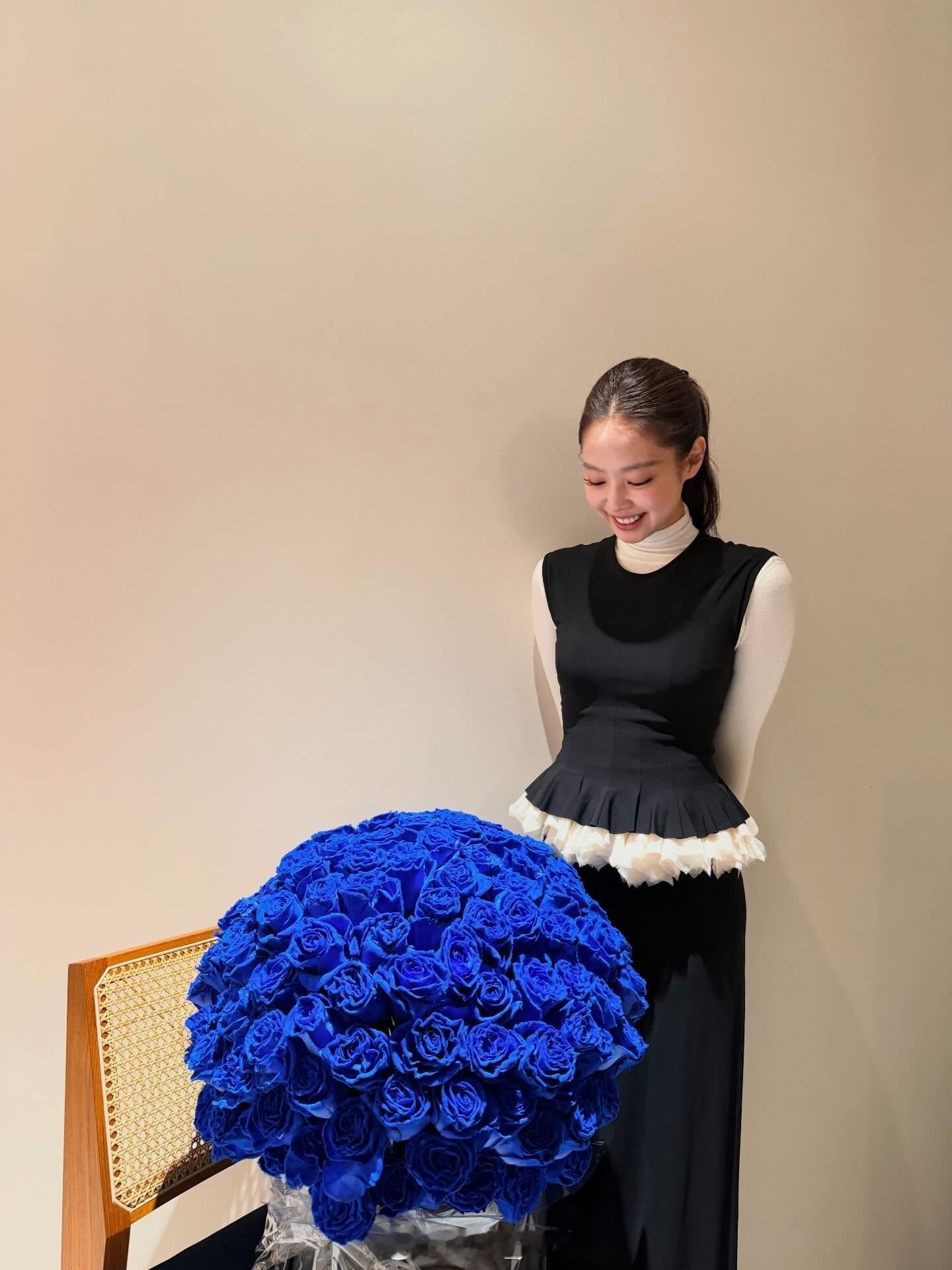 Jennie ins更新🌹 