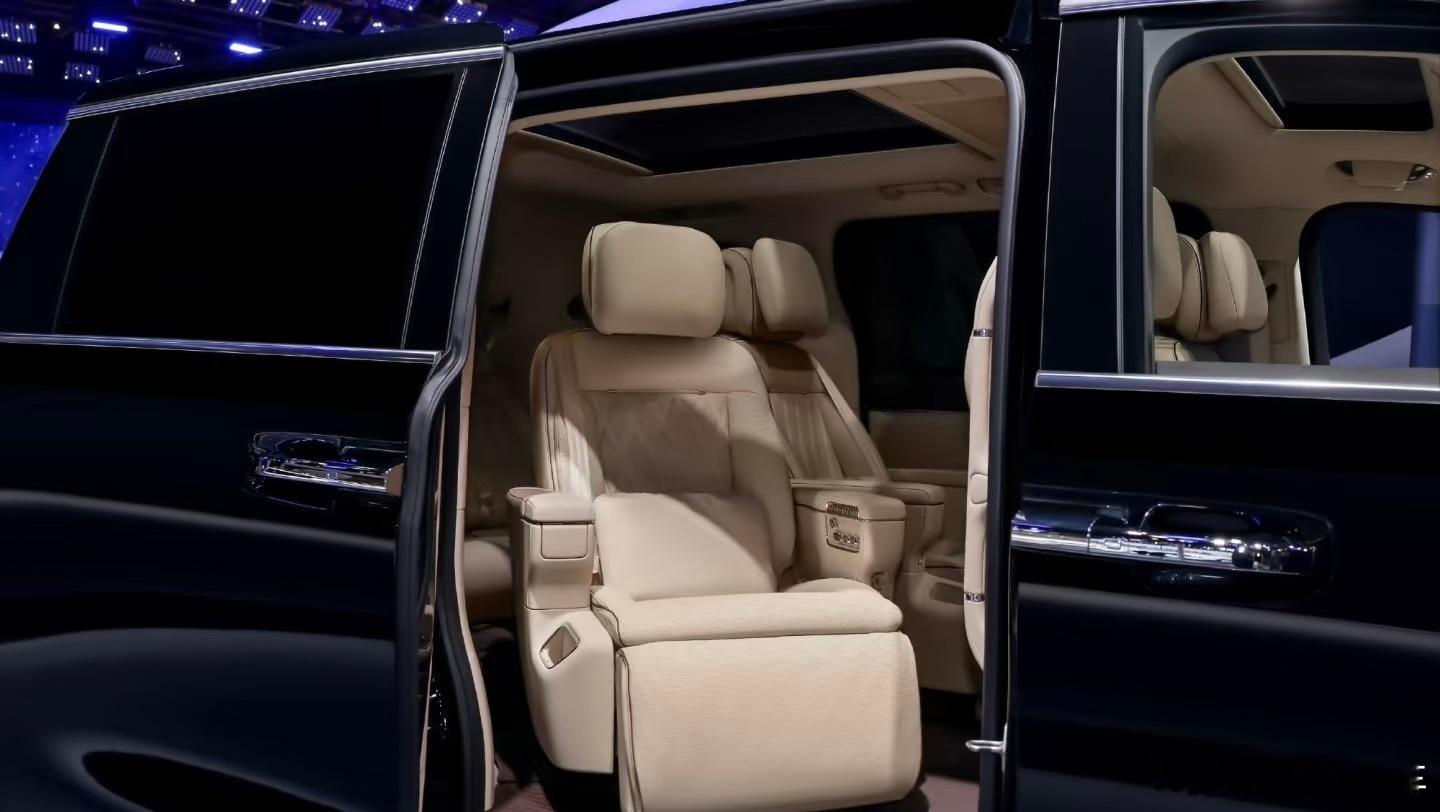 2026北京车展智界v9智界v9预售价39.98万起 北京车展看了智界V9，三个