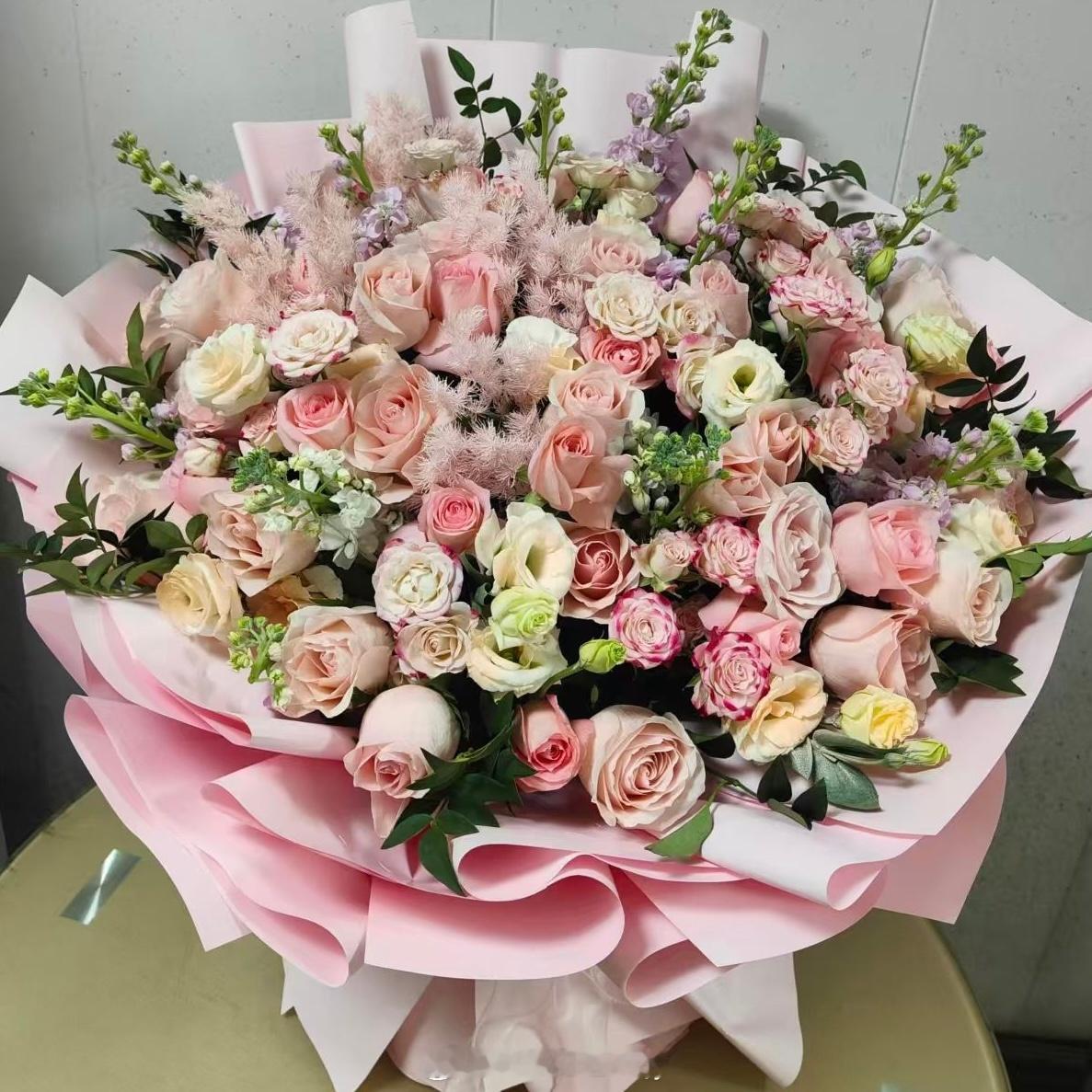每日一善 ‎阳光‎信用 ‎每日一善   阳光总爱眷顾早起的人岁月终会奖励坚持的心