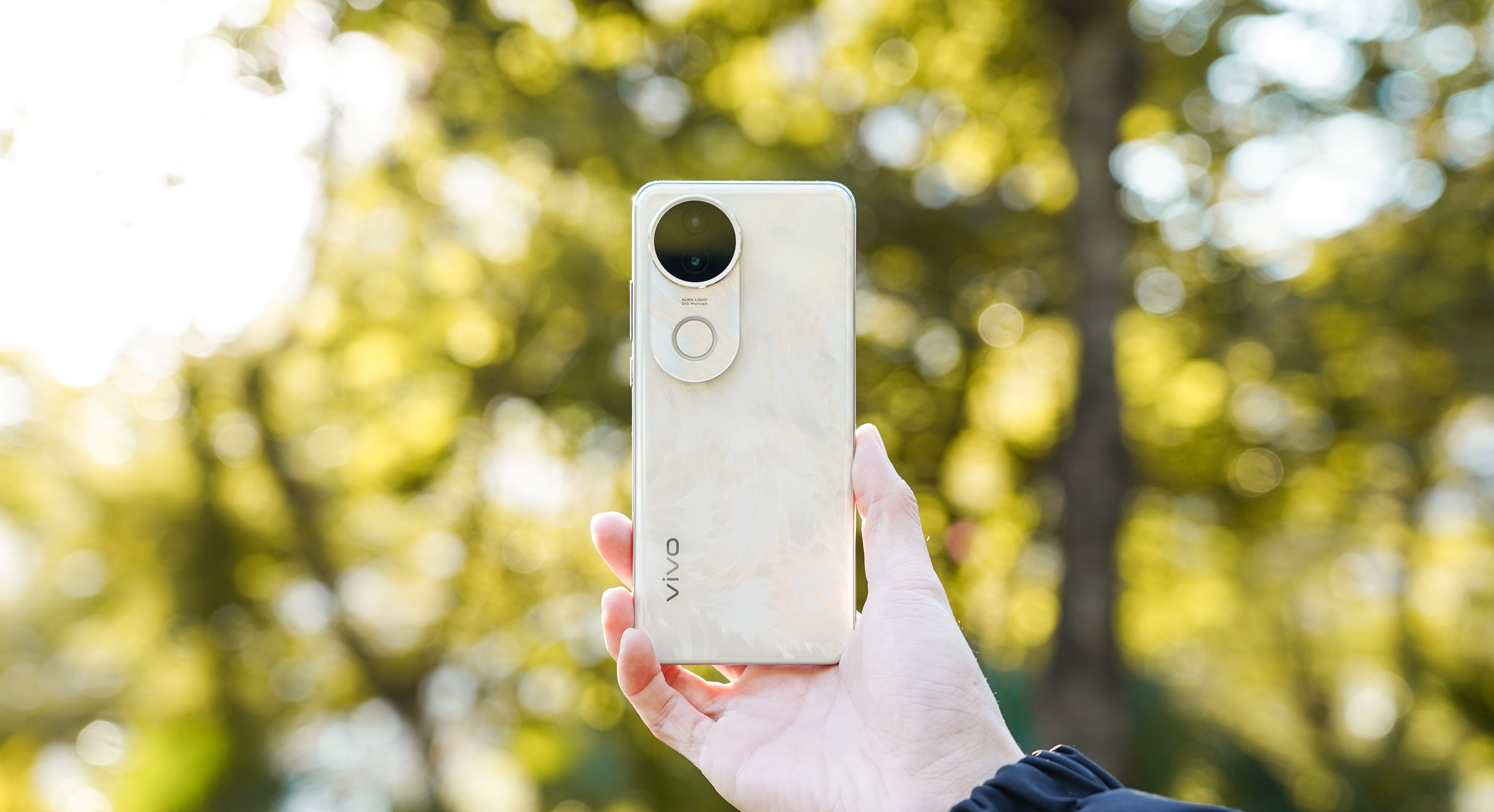 vivo S20种草图赏术业有专攻，vivo就非常懂女生。vivo的S系列作为一