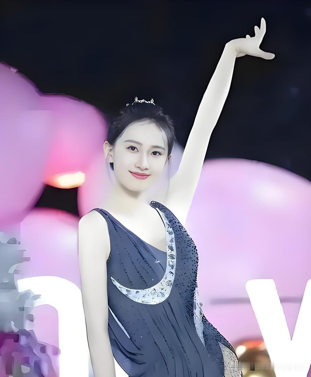 被称为“中国体操第一美女”的张豆豆，甜美的外形搭配柔美的身形，扎实的艺术体操表演