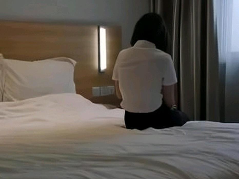 约了会，付了钱，反手告强奸？。
现在有些事真说不清楚。网上认识，俩人见了面，你情