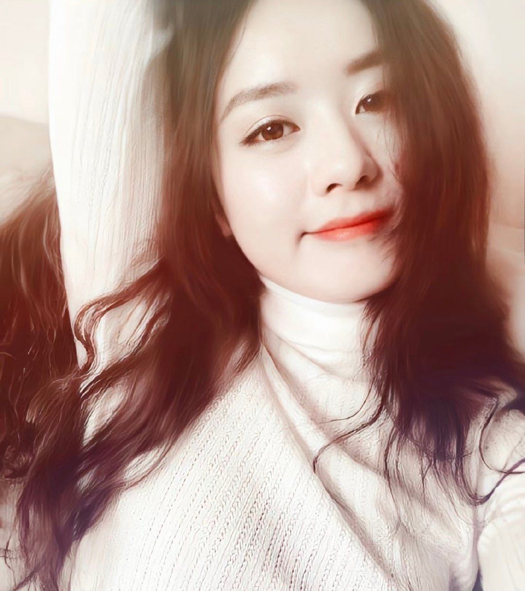 早上好各位家人们，早上丽颖[打call]今天周三了，别忘了领福袋哦[doge]对