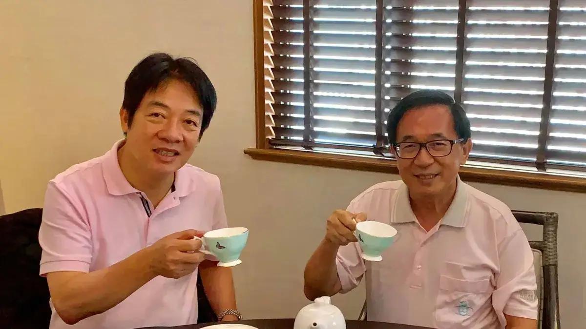 中国大陆是有很多媚日的，更别说台湾了，《天天向上》那个欧弟就是台湾的，但他依靠在