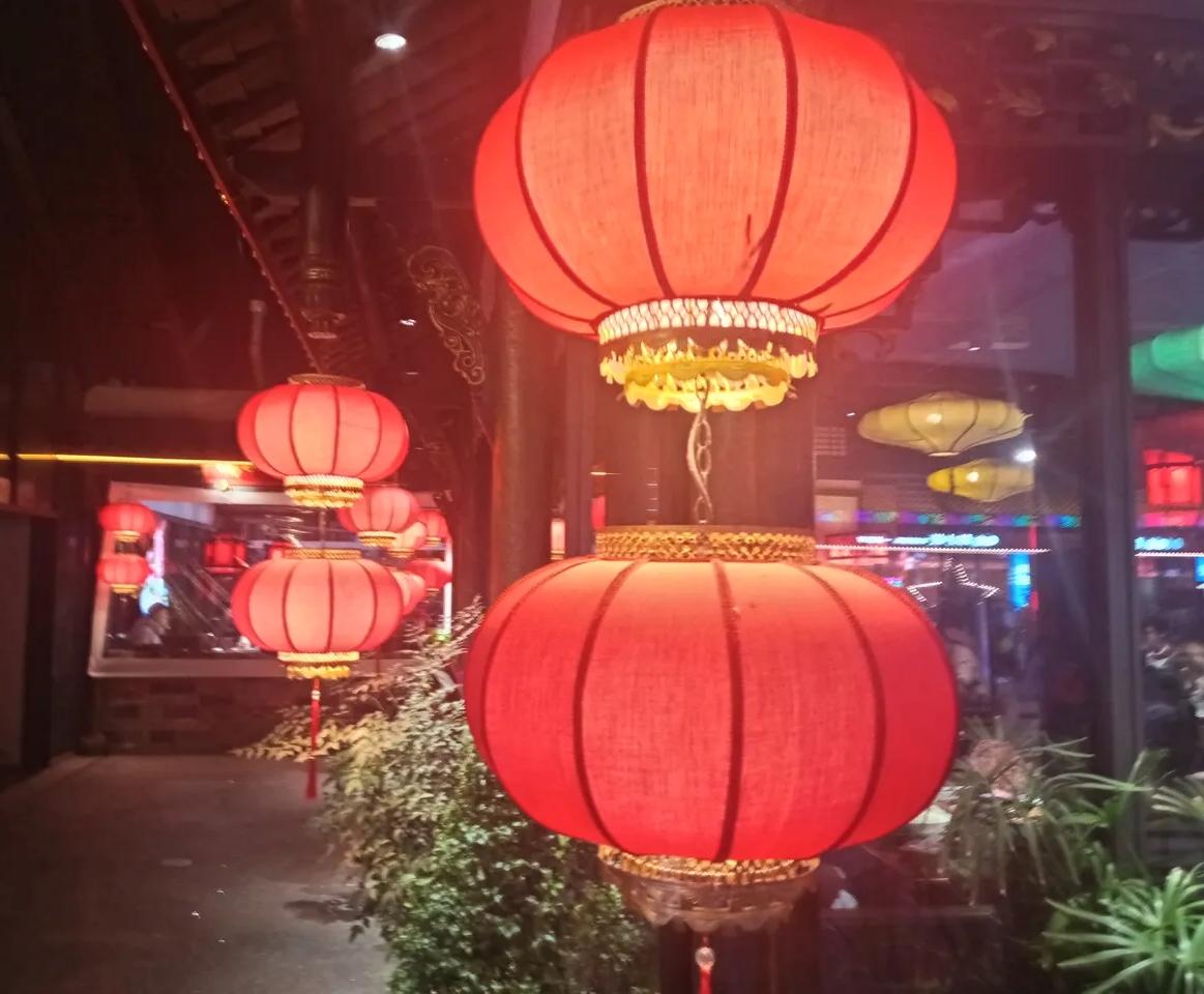 美国实业慌了？一边喊着自由经济，一边对我们围追堵截，说到底，怕的是我们打破它的霸