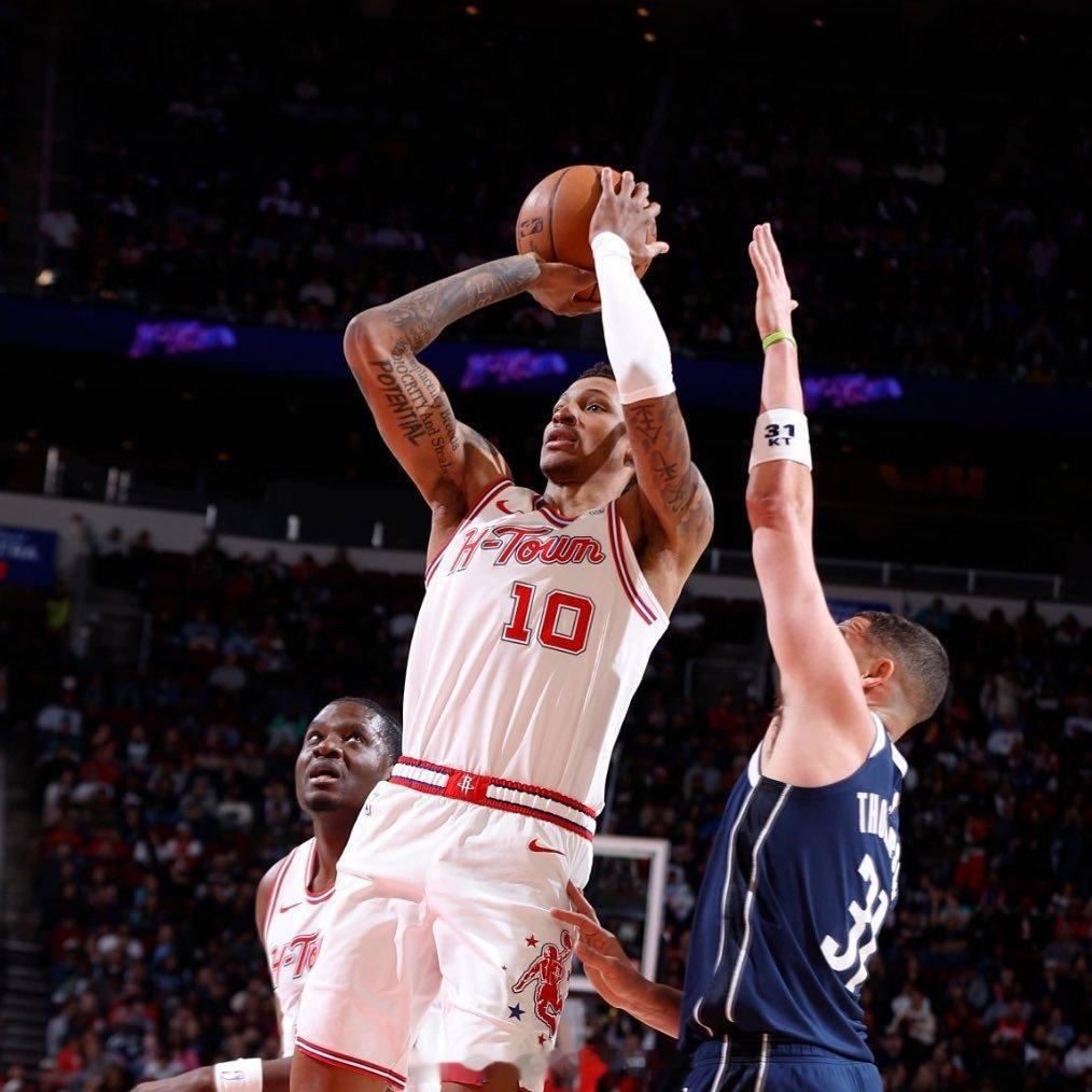 这是小贾本赛季第26场15+，当小贾拿到15+得分时，火箭战绩19胜7负。火箭战