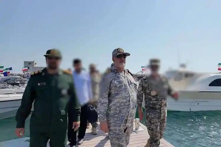 伊朗硬气了，直接接管霍尔木兹海峡管理权，美国军舰敢偏离航道就开火。

当地时间5