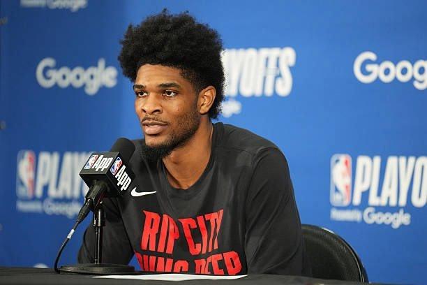 斯库特·亨德森谈文班亚马：“我们希望他能上场。我们希望他身体健康，这样我们才能真