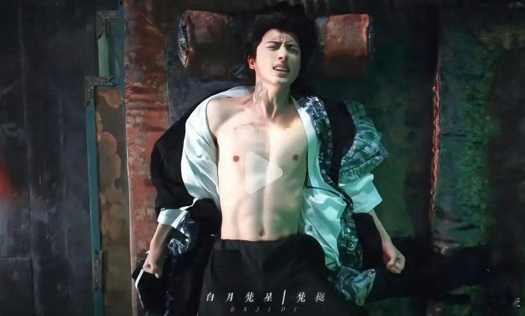 敖瑞鹏的腹肌怎么样应该没丢脸吧  