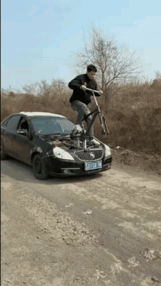 现在油价上涨对民众的影响还是不小的～