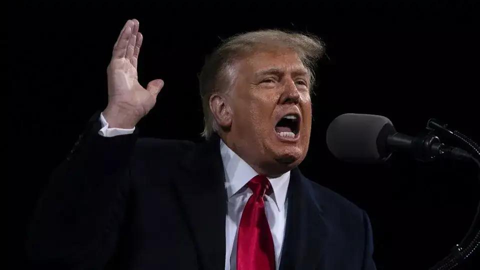 特朗普狂喷盟友并威胁退出北约：斯塔默不是丘吉尔、马克龙或将下台
特朗普再次表示，