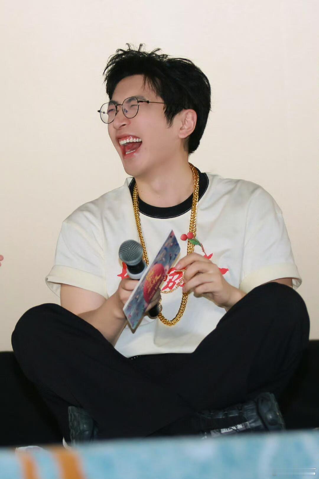 反正我馋的肯定不是荔枝长安的荔枝！真有你的！色诱我？你成功了！ ​​​